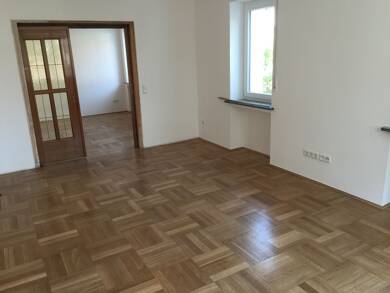 Villa zur Miete 2.550 € 8 Zimmer 272 m² 1.400 m² Grundstück frei ab sofort Neustadt Neustadt an der Aisch 91413