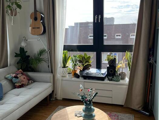 Wohnung zur Miete 1.000 € 1,5 Zimmer 40 m² Geschoss 4/5 frei ab sofort Barmbeker Straße 79 Winterhude Hamburg 22303