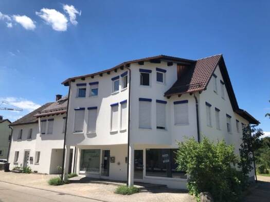 Wohnung zur Miete 810 € 3,5 Zimmer 84,4 m² frei ab sofort Bahnofstrasse 17 Jestetten 79798