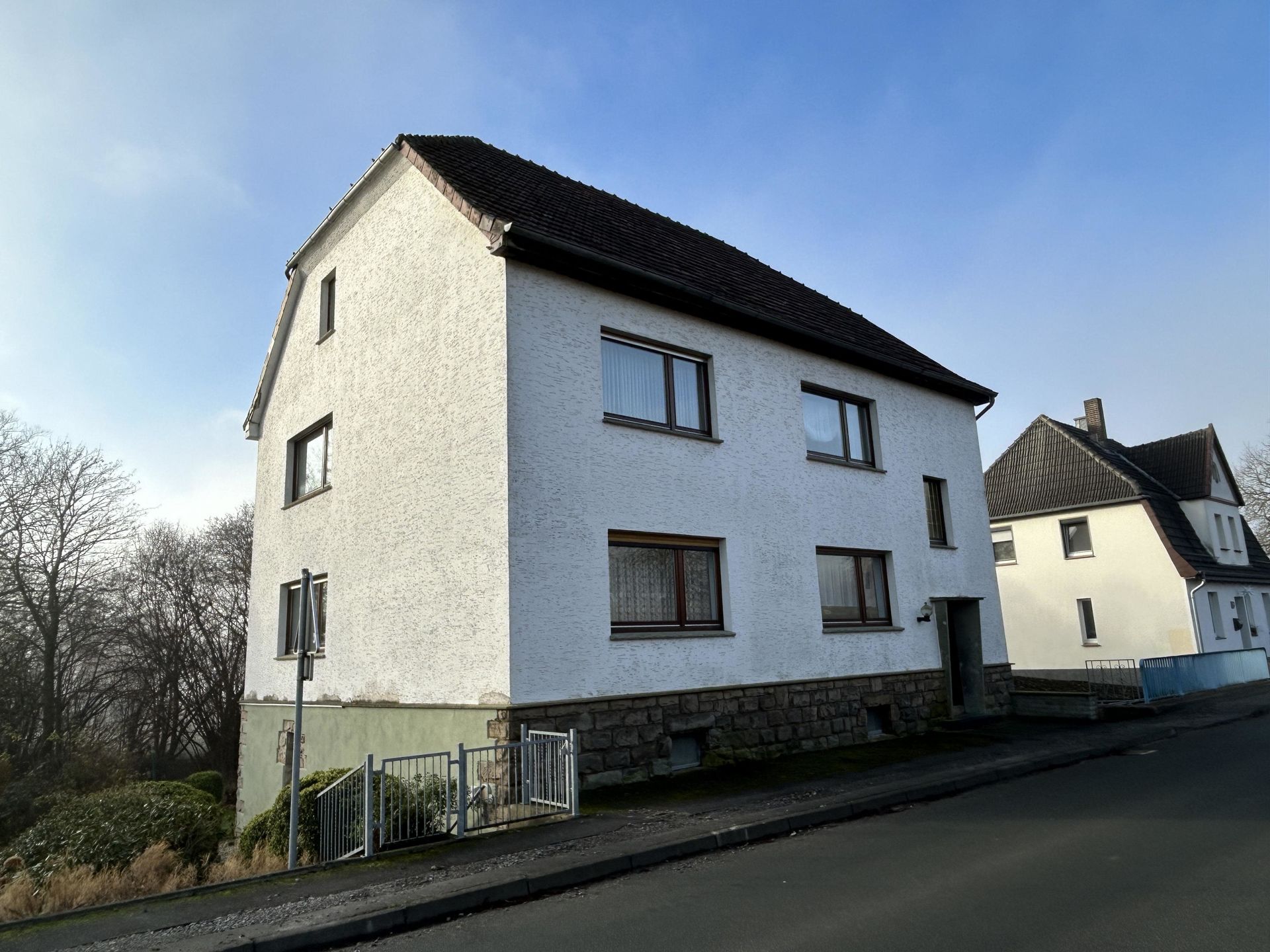 Einfamilienhaus zum Kauf 159.000 € 6 Zimmer 180 m²<br/>Wohnfläche 400 m²<br/>Grundstück Menne Warburg 34414