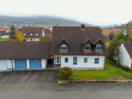 Einfamilienhaus zum Kauf 549.000 € 4 Zimmer 150,1 m² 693 m² Grundstück frei ab sofort Wettelsheim Treuchtlingen 91757