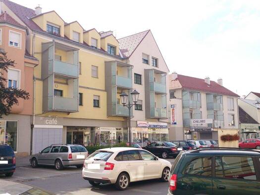 Wohnung zur Miete 995 € 3 Zimmer 96,2 m² 1. Geschoss Laa an der Thaya 2136
