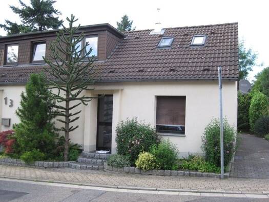 Doppelhaushälfte zur Miete 995 € 3,5 Zimmer 90 m² 580 m² Grundstück frei ab sofort Mitte-Ost Mülheim an der Ruhr 45470