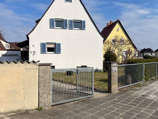 Einfamilienhaus zum Kauf 549.000 € 6 Zimmer 133 m² 555 m² Grundstück frei ab sofort Waldrandstraße 14 Schwaig Schwaig bei Nürnberg 90571
