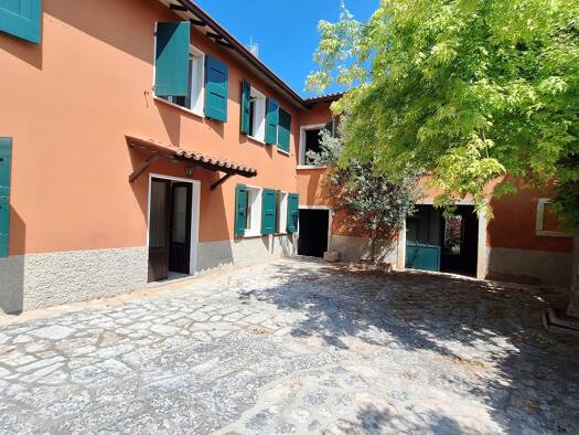 Bauernhaus zum Kauf 495.000 € 2 Zimmer 270 m² 2.400 m² Grundstück Costermano