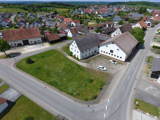 Haus zum Kauf provisionsfrei als Kapitalanlage geeignet 565.000 € 13 Zimmer 765 m² 3.070 m² Grundstück Beuroner Straße 32 Buchheim 88637