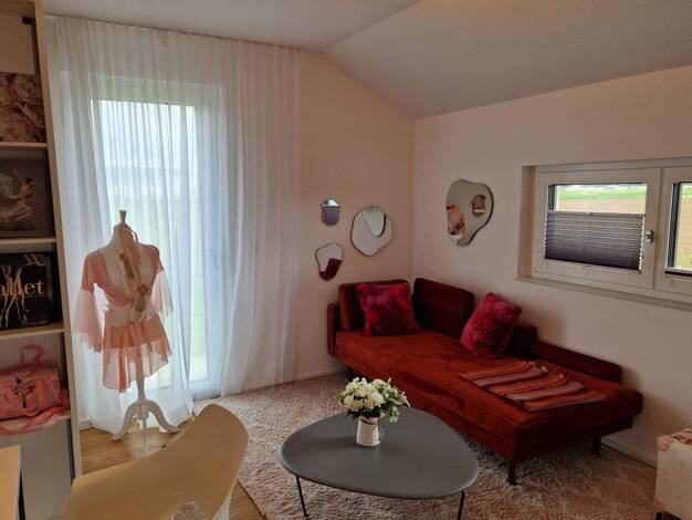 Mehrfamilienhaus zum Kauf 280.000 € 6 Zimmer 140 m² 1.063 m² Grundstück Rohrdorf Meßkirch 88605