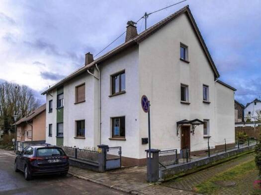 Mehrfamilienhaus zum Kauf als Kapitalanlage geeignet 549.000 € 9 Zimmer 270 m² 450 m² Grundstück Miesenheim Andernach 56626