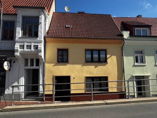 Reihenmittelhaus zum Kauf 155.000 € 4,5 Zimmer 126 m² 233 m² Grundstück frei ab sofort August-Bebel-Str. 15 Schwaan Schwaan 18258