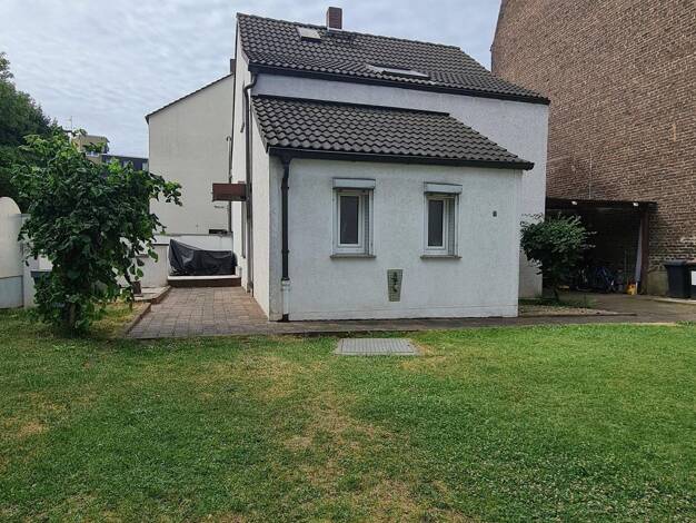 Einfamilienhaus zum Kauf 229.900 € 5 Zimmer 139,5 m² 328 m² Grundstück frei ab 31.08.2026 Mittelmeiderich Meiderich / Beeck 47137