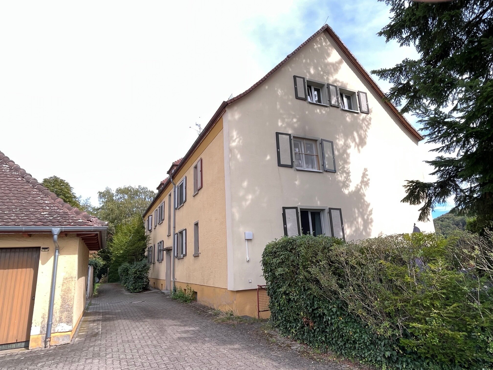 Wohnung zur Miete 719,25 € 3 Zimmer 95,9 m²<br/>Wohnfläche 1.<br/>Geschoss 01.12.2024<br/>Verfügbarkeit Ramsener Straße 70 Rielasingen Rielasingen-Worblingen 78239