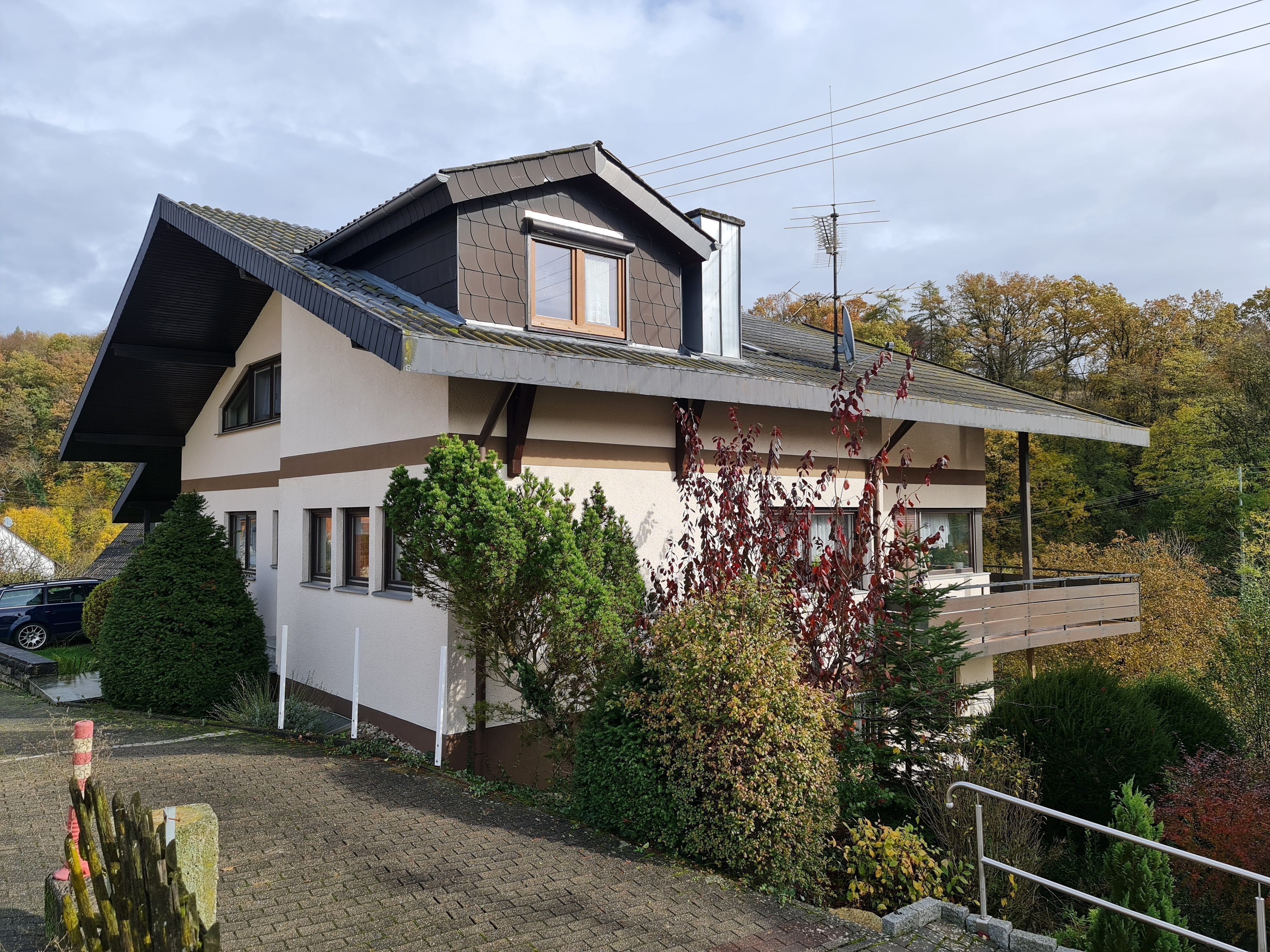 Einfamilienhaus zum Kauf 470.000 € 8 Zimmer 315 m²<br/>Wohnfläche 677 m²<br/>Grundstück ab sofort<br/>Verfügbarkeit Zimmern Seckach 74743