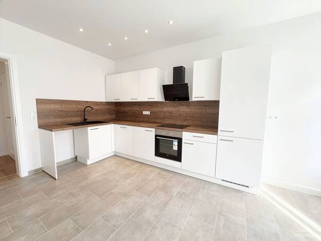Wohnung zur Miete 949 € 2 Zimmer 76 m² 1. Geschoss frei ab sofort Kötzschauer Straße 10 Kleinzschocher Leipzig 04229