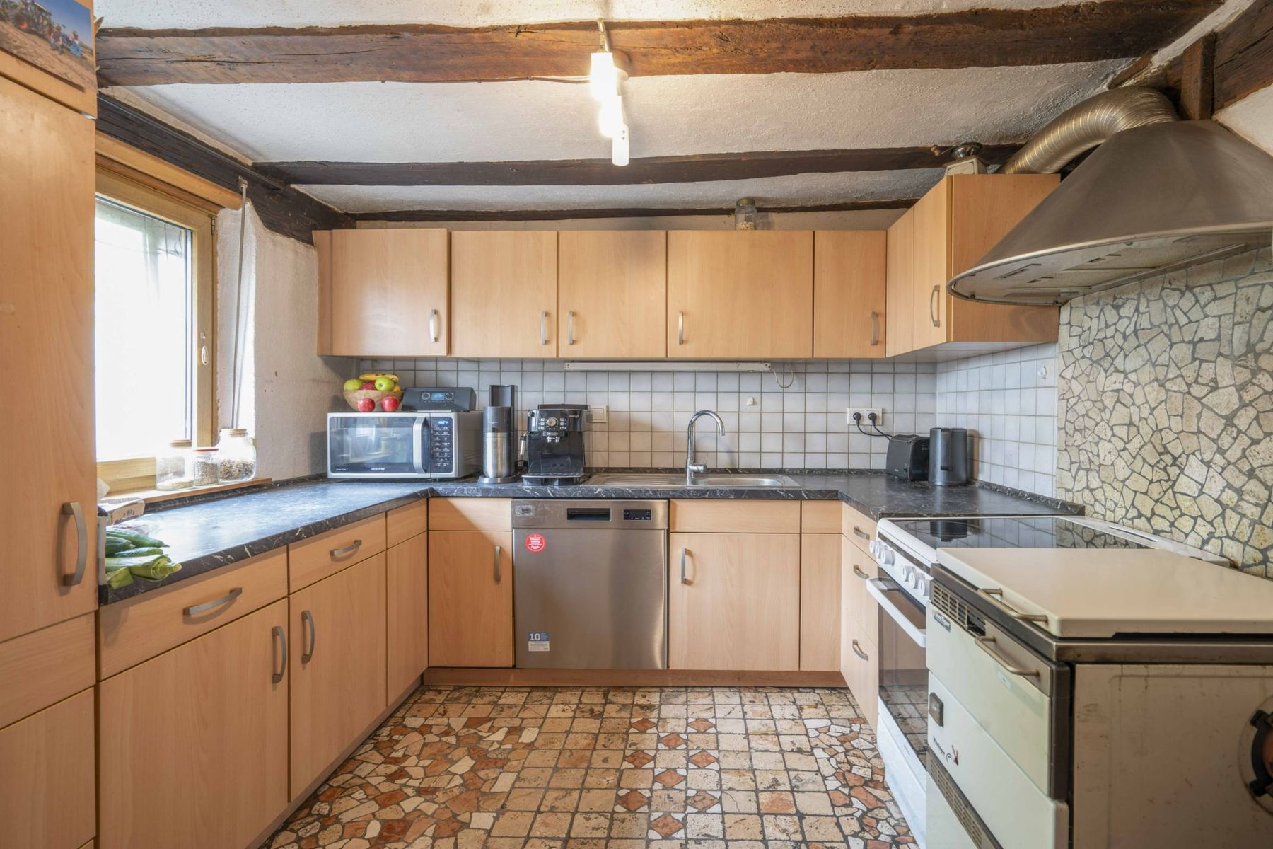 Einfamilienhaus zum Kauf 149.000 € 6 Zimmer 113 m²<br/>Wohnfläche 261 m²<br/>Grundstück Altenkirchen Braunfels 35619