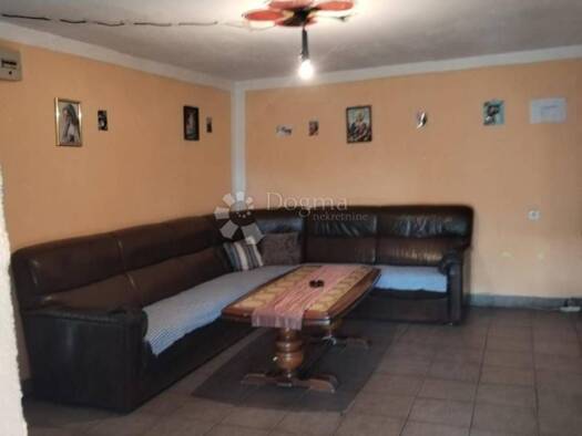 Haus zum Kauf 130.000 € 4 Zimmer 1.233 m² Donje Mekusje, Karlovac - Okolica Karlovac