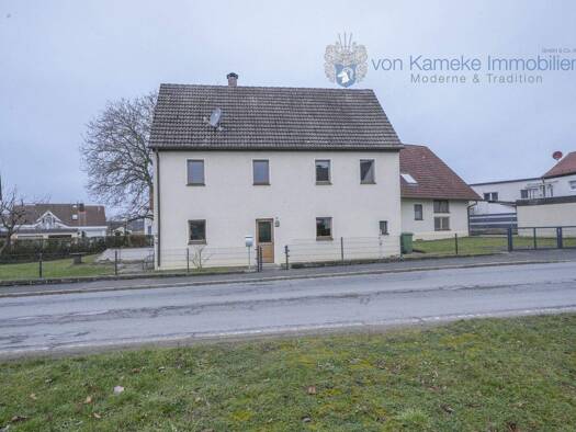 Einfamilienhaus zur Miete 850 € 5 Zimmer 100 m² 584 m² Grundstück Hauptstr. 4 Röttenbach 91341