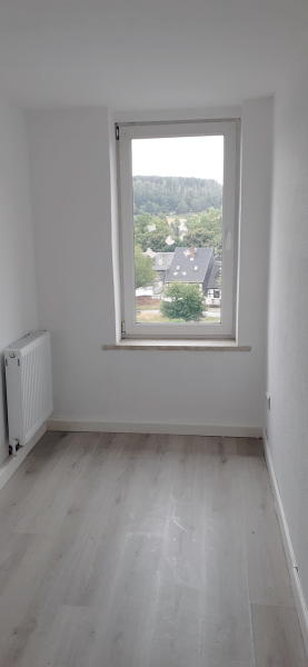 Wohnung zum Kauf 55.000 € 3 Zimmer 85 m²<br/>Wohnfläche 2.<br/>Geschoss Rochlitz Rochlitz 09306