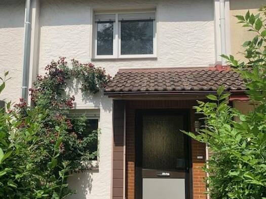 Reihenmittelhaus zum Kauf 88.500 € 4,5 Zimmer 90 m² 166 m² Grundstück Holzminden Holzminden 37603