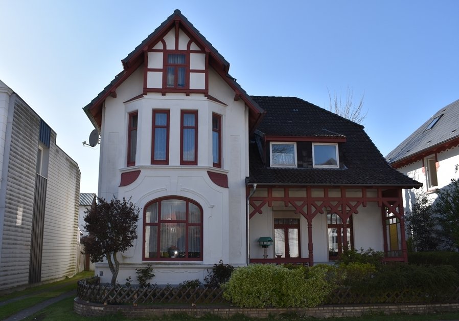 Mehrfamilienhaus zum Kauf 189.000 € 8 Zimmer 211 m²<br/>Wohnfläche 914 m²<br/>Grundstück Bredstedt 25821