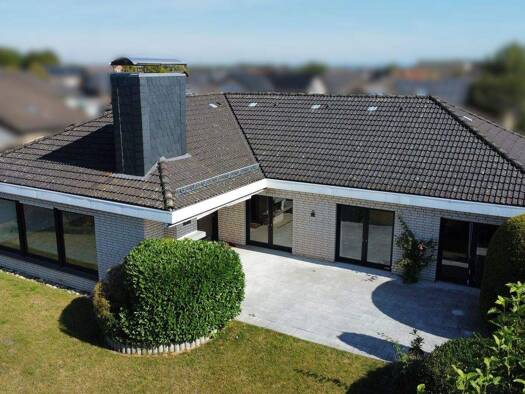 Bungalow zum Kauf 725.000 € 5 Zimmer 173,1 m² 884 m² Grundstück Elsen Paderborn / Elsen 33106