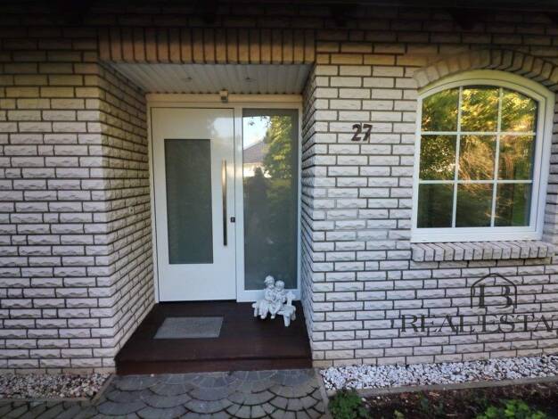 Einfamilienhaus zum Kauf 545.000 € 6 Zimmer 250 m² 3.055 m² Grundstück frei ab sofort Stendal 39576