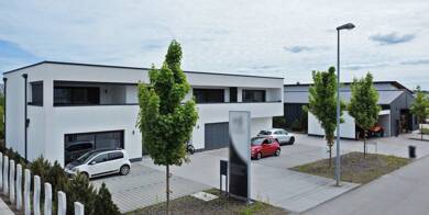 Haus zum Kauf 1.795.000 € 739 m² 2.184 m² Grundstück Pankofen Plattling 94447