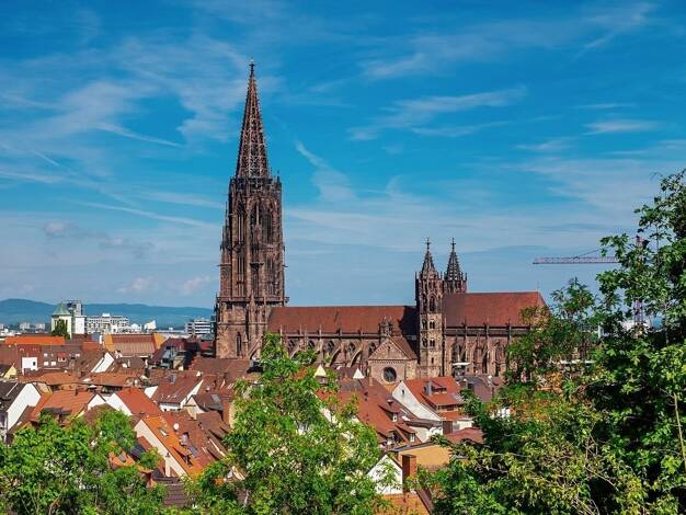 Hotel zum Kauf 7.200.000 € 42 Zimmer 2.267 m² Grundstück Freiburg 79111