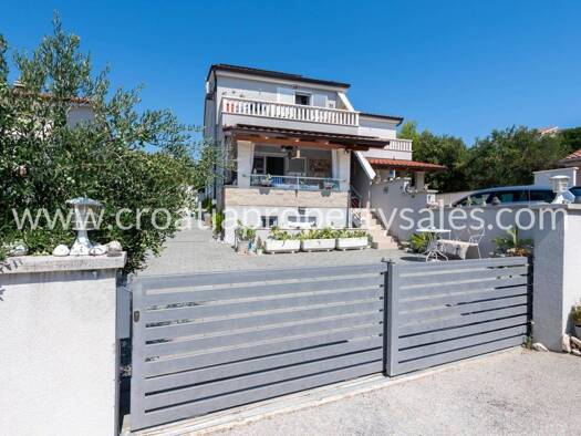 Einfamilienhaus zum Kauf 399.000 € 4 Zimmer 107 m² 131 m² Grundstück Rogoznica 22203
