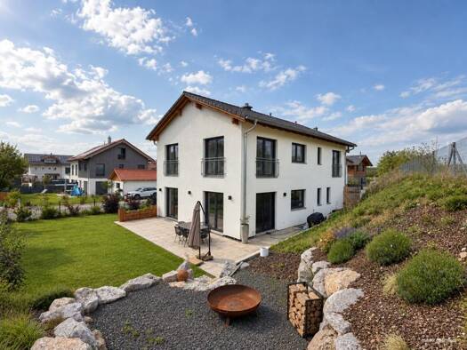Einfamilienhaus zur Miete 3.130 € 6 Zimmer 198 m² 649 m² Grundstück frei ab 01.11.2026 Großhelfendorf Aying 85653