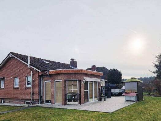 Bungalow zum Kauf 360.000 € 3 Zimmer 95 m² 1.279 m² Grundstück frei ab sofort Bodenteich Bad Bodenteich 29389