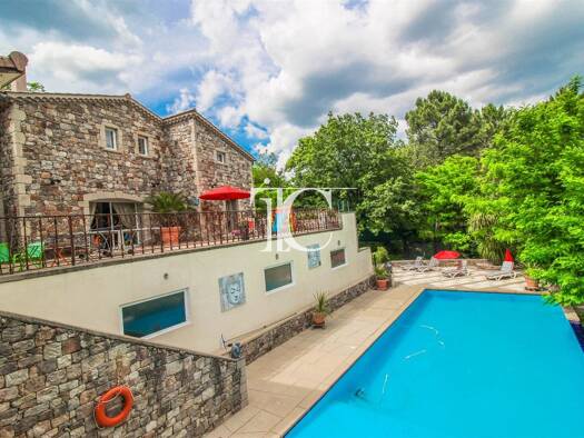 Haus zum Kauf 599.000 € 241 m² 5.107 m² Grundstück Les Vans 07140