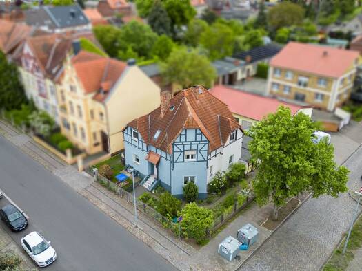 Haus zum Kauf 189.000 € 6 Zimmer 140 m² 415 m² Grundstück Dürerstr. 10 Genthin 39307