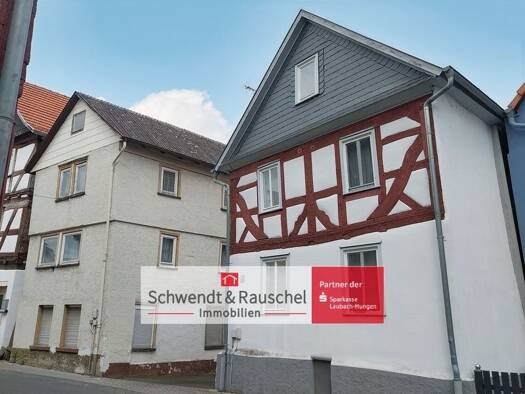 Einfamilienhaus zum Kauf 175.000 € 10 Zimmer 270 m² 1.424 m² Grundstück Hungen 35410