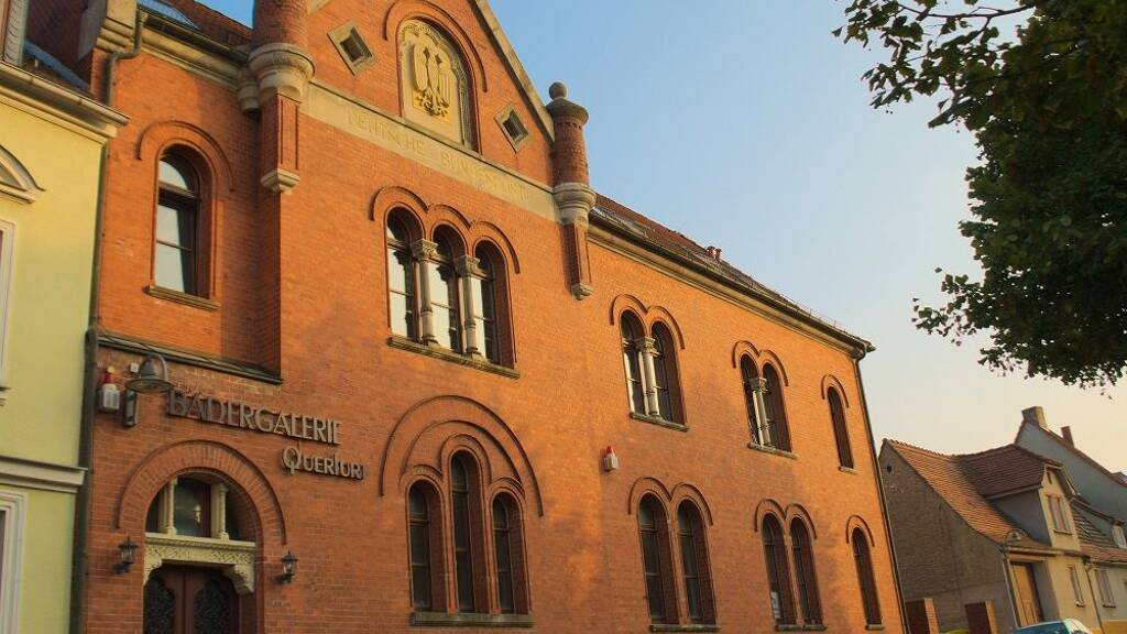 Wohnung zur Miete 605 € 3 Zimmer 93 m² 2. Geschoss frei ab sofort Freimarkt 54 Querfurt 06268