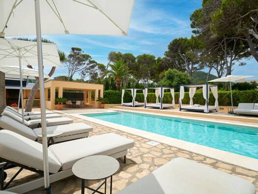 Villa zur Miete 20.000 € 550 m² 4.034 m² Grundstück Cala 07590