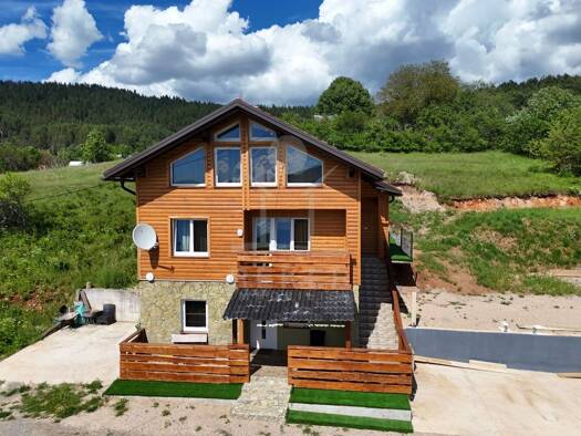 Einfamilienhaus zum Kauf 300.000 € 4 Zimmer 155 m² 643 m² Grundstück Vrhovine 53220