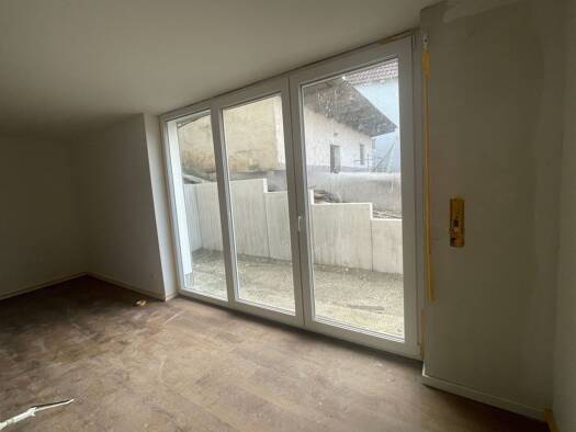 Wohnung zur Miete 950 € 2 Zimmer 65 m² Geschoss 1/3 frei ab 15.03.2026 Mundelsheim 74395