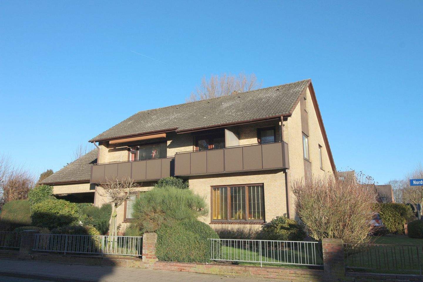 Immobilie in Büsum - Großzügiges Haus mit einer Hauptwohnung und 2 Appartements – vielseitig nutzbar - Bild 0