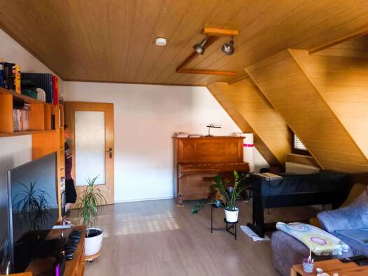 Wohnung zur Miete 535 € 2 Zimmer 63 m² Dachgeschoss, 2. Geschoss Schlaifhausen Wiesenthau 91369