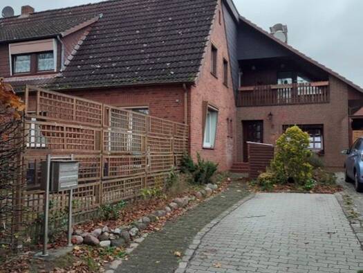 Doppelhaushälfte zur Miete 1.020 € 2,5 Zimmer 85 m² 130 m² Grundstück frei ab 01.10.2026 Bad Oldesloe 23843