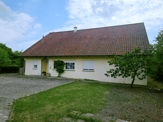 Einfamilienhaus zum Kauf 430.000 € 7 Zimmer 178 m² 919 m² Grundstück frei ab sofort Iphofen Iphofen 97346