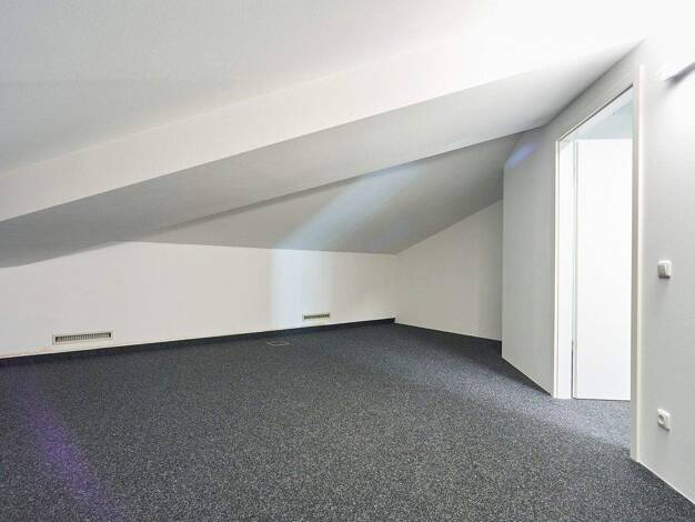 Lagerhalle zur Miete 5 € 18,1 m² Lagerfläche Am Hochacker 3-5 Neukeferloh Grasbrunn 85630