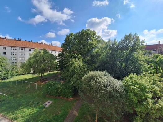 Wohnung zur Miete 1.048 € 4 Zimmer 87,5 m² frei ab sofort Großenhainer Straße 14 Leipziger Vorstadt Ortsamtsbereich Neustadt 01097