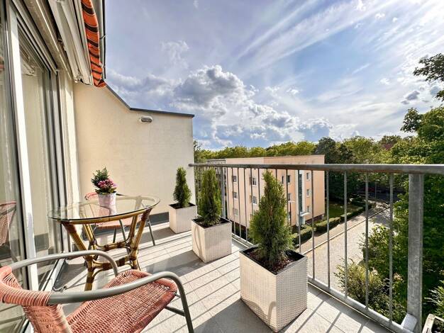 Wohnung zum Kauf 130.000 € 2 Zimmer 59,5 m² Dachgeschoss, 4. Geschoss Sellerhausen-Stünz Leipzig 04328
