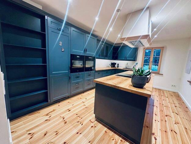 Einfamilienhaus zum Kauf provisionsfrei 499.000 € 12 Zimmer 260 m² 9.000 m² Grundstück Glauchauer Straße 12 Niederlungwitz Glauchau / Niederlungwitz 08371