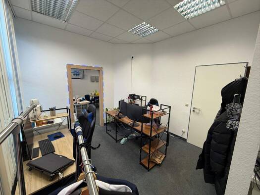 Bürofläche zur Miete provisionsfrei 403 € 1 Zimmer 15,5 m² Bürofläche Nieder-Eschbach Frankfurt am Main 60437