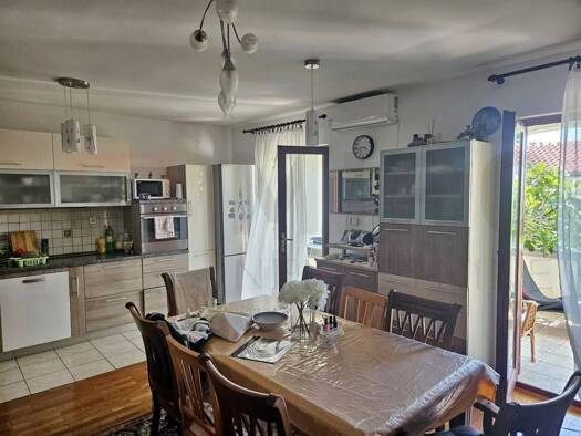 Haus zum Kauf 590.000 € 7 Zimmer 200 m² Krk Centar