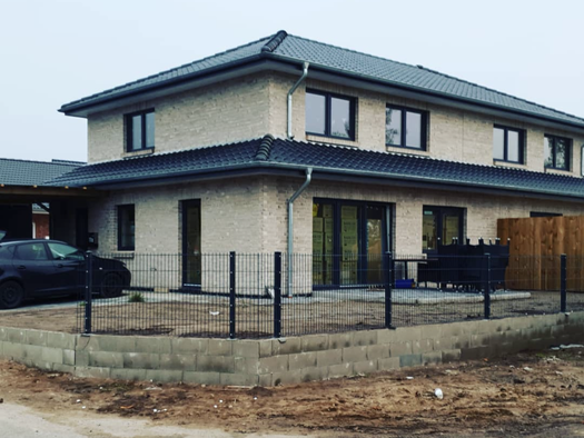 Doppelhaushälfte zur Miete 1.250 € 4 Zimmer 121 m² 350 m² Grundstück frei ab 15.04.2026 Bredstedt 25821