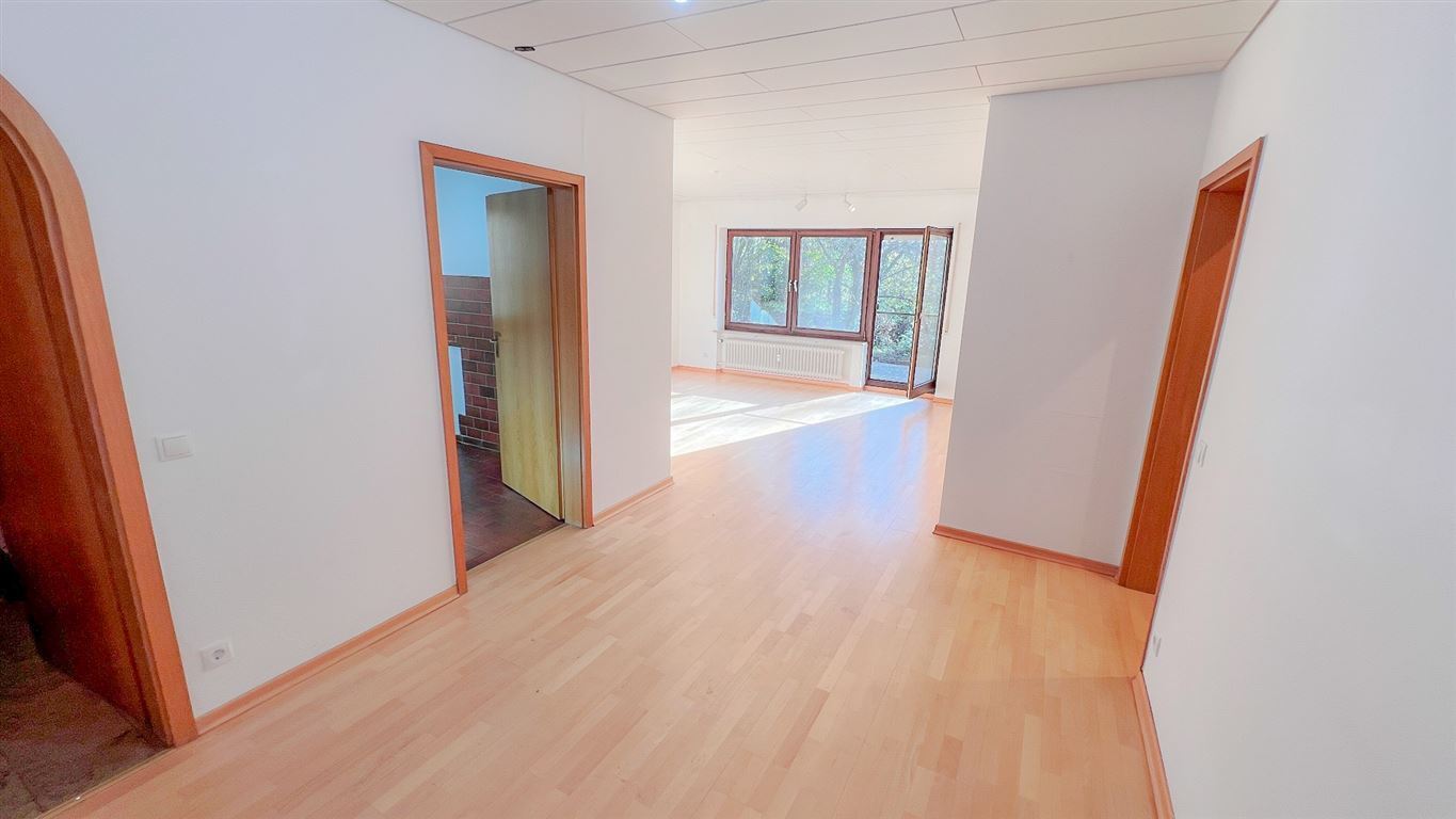 Terrassenwohnung zum Kauf 475.000 € 5 Zimmer 101 m²<br/>Wohnfläche UG<br/>Geschoss ab sofort<br/>Verfügbarkeit Welsweg 5 Burgberg Erlangen 91054