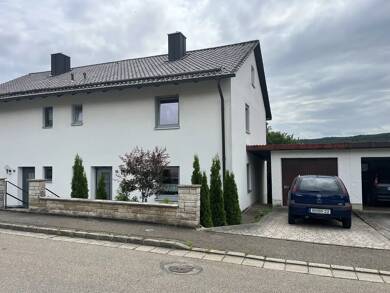 Haus zur Miete 900 € 5 Zimmer 121 m² 425 m² Grundstück frei ab 01.09.2025 Greding Greding 91171